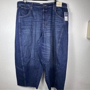 Universal Thread Women's High Rise Curved Leg Ankle Blue Denim 17R